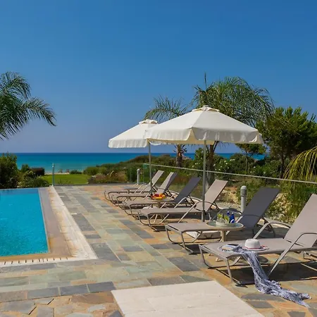Harmonia Beachfront ヴィラ *