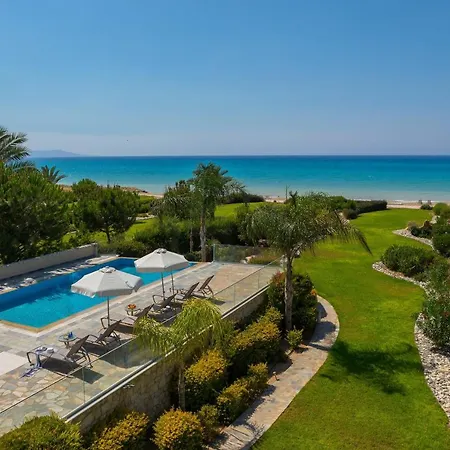 Harmonia Beachfront ヴィラ *